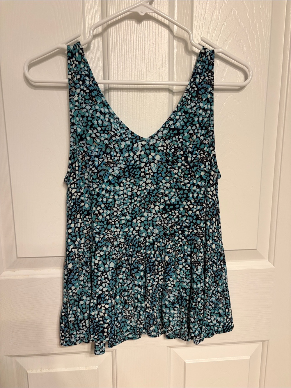 The Loft - Women’s Teal Floral V-Neck Tank Top